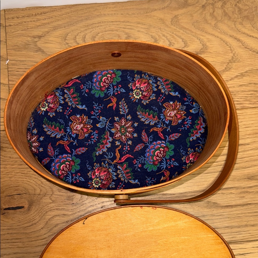 Shaker Sewing Basket Embroidered Lid Wooden Basket - Picture 9 of 14